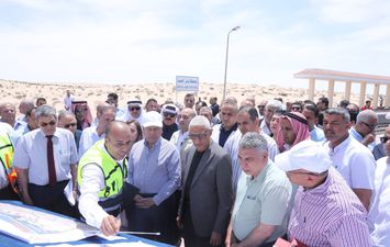 وزير الصناعة والنقل 
