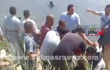 وفاة طفلين في انقلاب سيارة بترعة النوبارية