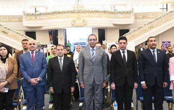 جانب من الافتتاح 