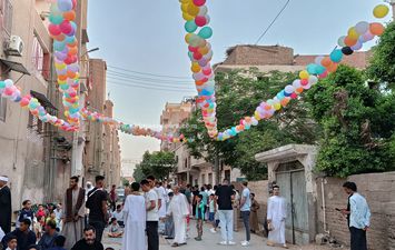 جانب من توافد المصلين