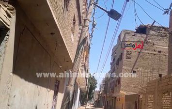 عمود إنارة مائل بنجع السلامنة في ابوتشت
