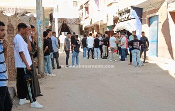 جانب من توافد الطلاب على اللجان 