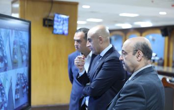 وزير التعليم يتابع سير الامتحانات