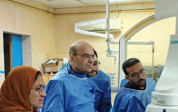 الفريق الطبي بمستشفى قنا الجامعي 