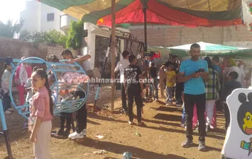 إقبال على الملاهي الشعبية بكفر الشيخ 