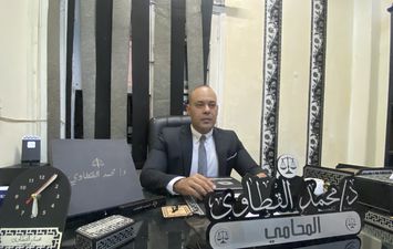 المستشار القانوني لنقابة الأطباء ببورسعيد فى واقعة وفاة سلمى : الام ابتسمت للبيبي و بعدها توقف القلب و لم يعرض مبالغ مالية على أهلها