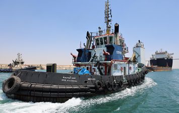جانب من عمليات قطار السفينة