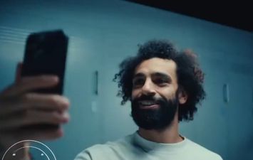صلاح بالذكاء الاصطناعي خلال إعلان فودافون الجيل الخامس 