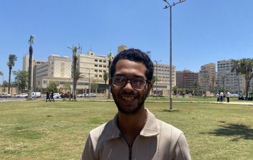 طالب ثانوية عامة ببورسعيد: امتحان الفيزياء أسهل من المراقب