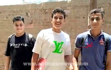 طلاب الشهادة الإعدادية 
