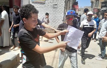 فرحة طلاب الشهادة الإعدادية بسوهاج