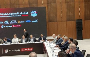 مؤتمر اتحاد الكرة مع الأندية