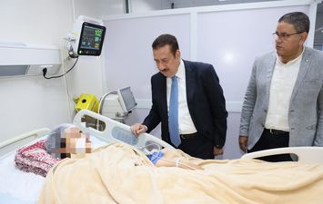 محافظ المنوفية يزور المصابين 