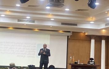 محافظ بورسعيد: الدولة تحملت ثمن الأرض وتوصيل المرافق لمشروعات الإسكان