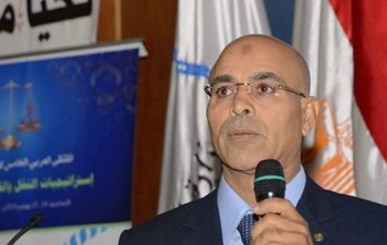 نائب رئيس مصلحة الجمارك الجديد 