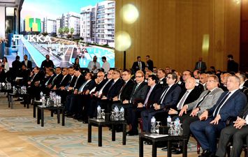 وزير الإسكان 