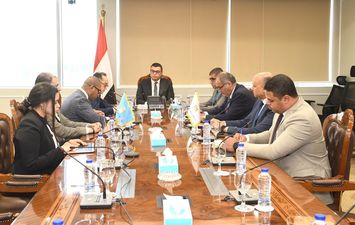 وزير الإسكان 
