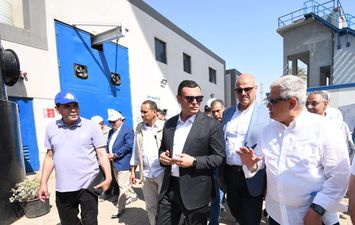 وزير الإسكان 