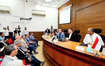 وزير الاسكان 