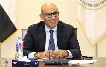 وزير التربية والتعليم 