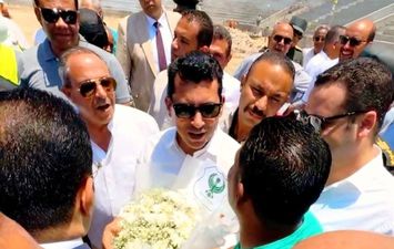 وزير الرياضة يتفقد مشروع إنشاء استاد النادي المصري الجديد 