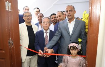 الافتتاح