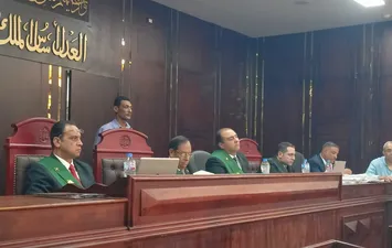 المستشارين