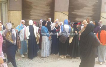 احتفالات طالبات الثانوية الأزهرية علمي بانتهاء الامتحانات 
