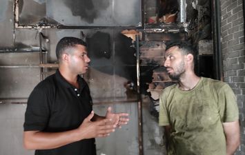 مراسل أهل مصر مع مستأجر المحلات المحترقة 