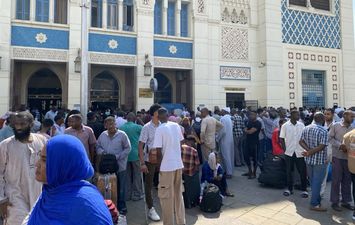 السودانيين يغادرون إلى بلادهم