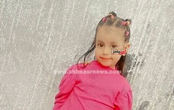 الطفلة سجده 