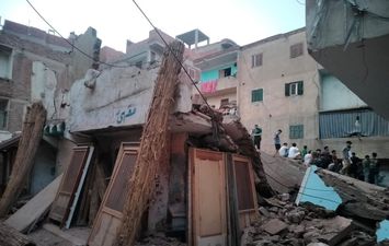 انهيار عقار مكون من 3 طوابق بالرياض في كفر الشيخ 
