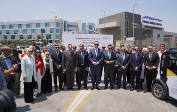 جانب من جولات وزير الصحة ورئيس هيئة الرعاية الصحية 
