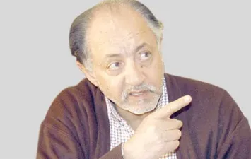 عبد العزيز مخيون 