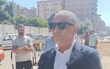 محافظ الإسماعيلية يتواجد بموقع انفجار خط مياة بحي ثالث 