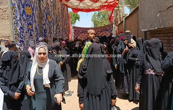 إقبال كثيف للسيدات للإدلاء بأصواتهن في أول أيام انتخابات الشيوخ بقنا