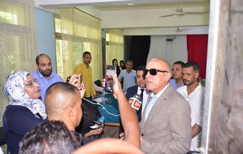 محافظ الأقصر