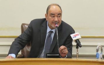السيد محمد إسماعيل عبده رئيس الشعبة العامة للمستلزمات الطبية