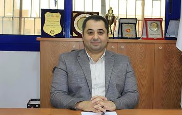 الدكتور أحمد صادق وكيل وزارة الصحة بقنا 