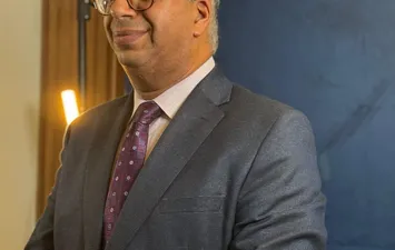 الدكتور محمد الديب مدير مستشفى قنا العام 