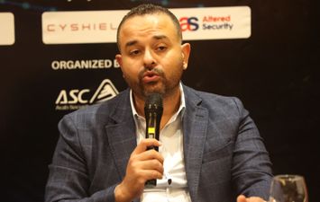 أحمد بهاء 