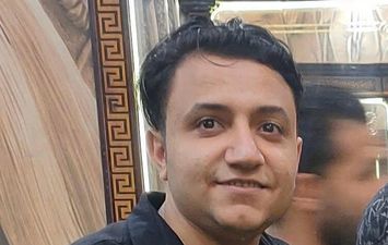 الشاب المتوفى 