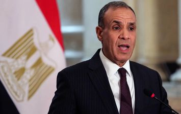 بدر عبد العاطي 