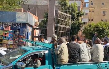 جانب من خروج الجثامين 