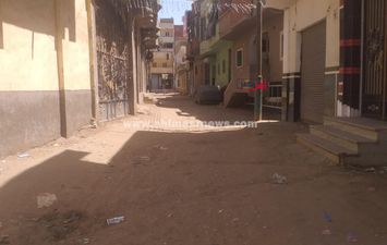 خلو الشوارع من المواطنين بسبب حرارة الجو 