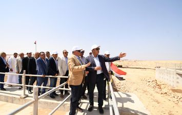 زيارة وزير الاسكان لمطروح 