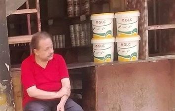 صاحب محل البويات