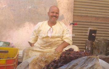 عم أحمد، بائع عجوه