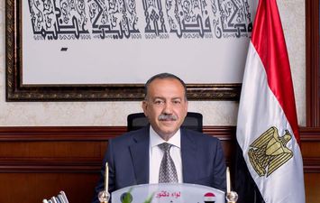 محافظ أسيوط 