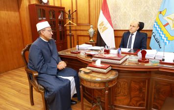 محافظ كفر الشيخ يبحث مع رئيس المنطقة الأزهريّة الجديد ملف التعليم الأزهرى وتعزيز دور الأزهر في التوعية المجتمعية